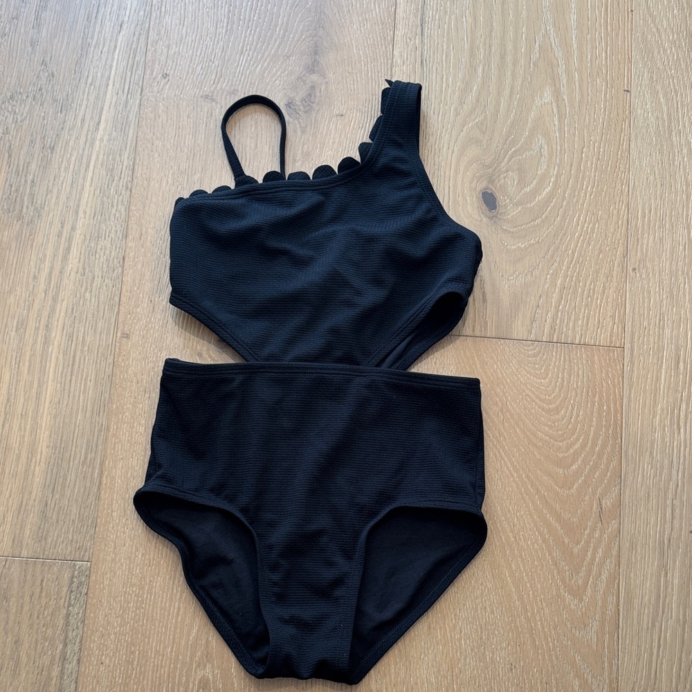 art class Black One-Shoulder Kids Swimsuit with Scallop Trim